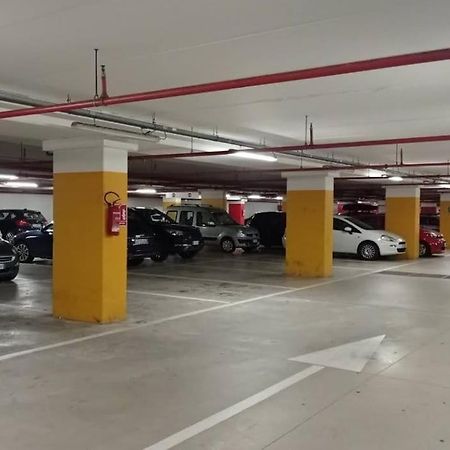 Casa Etruschi - Appartamento Con Posto Auto Livorno Esterno foto