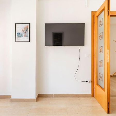 Casa Etruschi - Appartamento Con Posto Auto Livorno Esterno foto