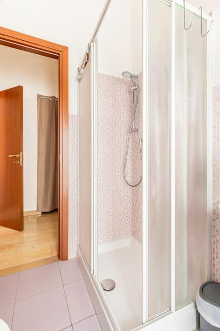 Casa Etruschi - Appartamento Con Posto Auto Livorno Esterno foto