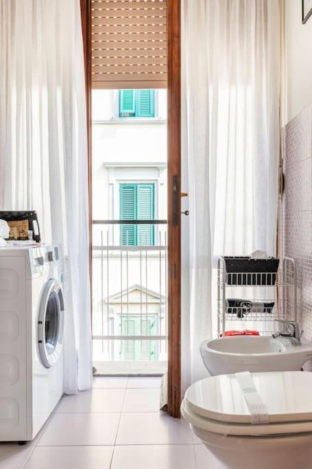 Casa Etruschi - Appartamento Con Posto Auto Livorno Esterno foto