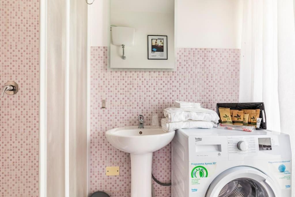 Casa Etruschi - Appartamento Con Posto Auto Livorno Esterno foto