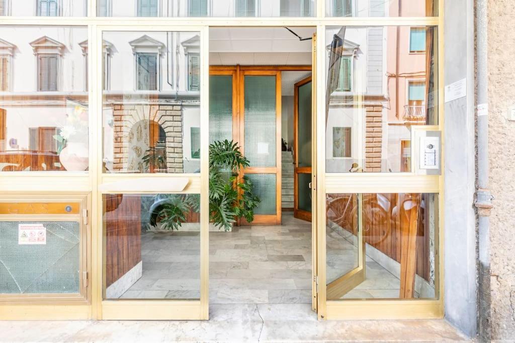 Casa Etruschi - Appartamento Con Posto Auto Livorno Esterno foto