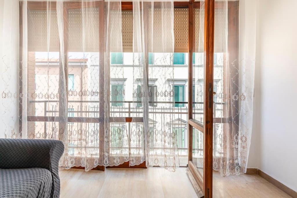 Casa Etruschi - Appartamento Con Posto Auto Livorno Esterno foto